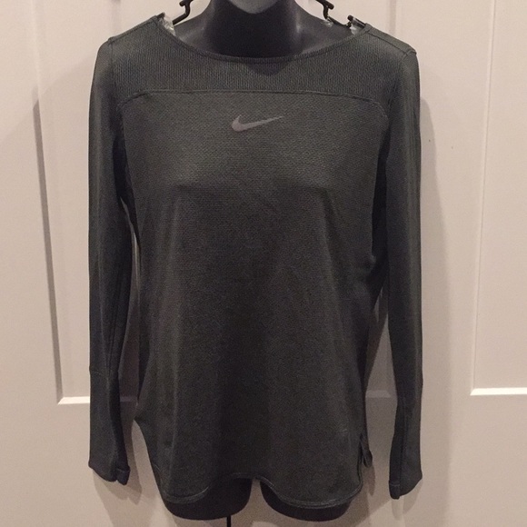 Nike Tops - Nike Areoreact Running Long Sleeved top
